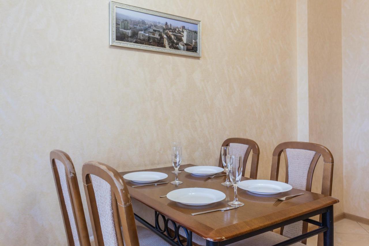Apartment In Complex Korona On Knyazhyi Zaton 21 Kiev Buitenkant foto