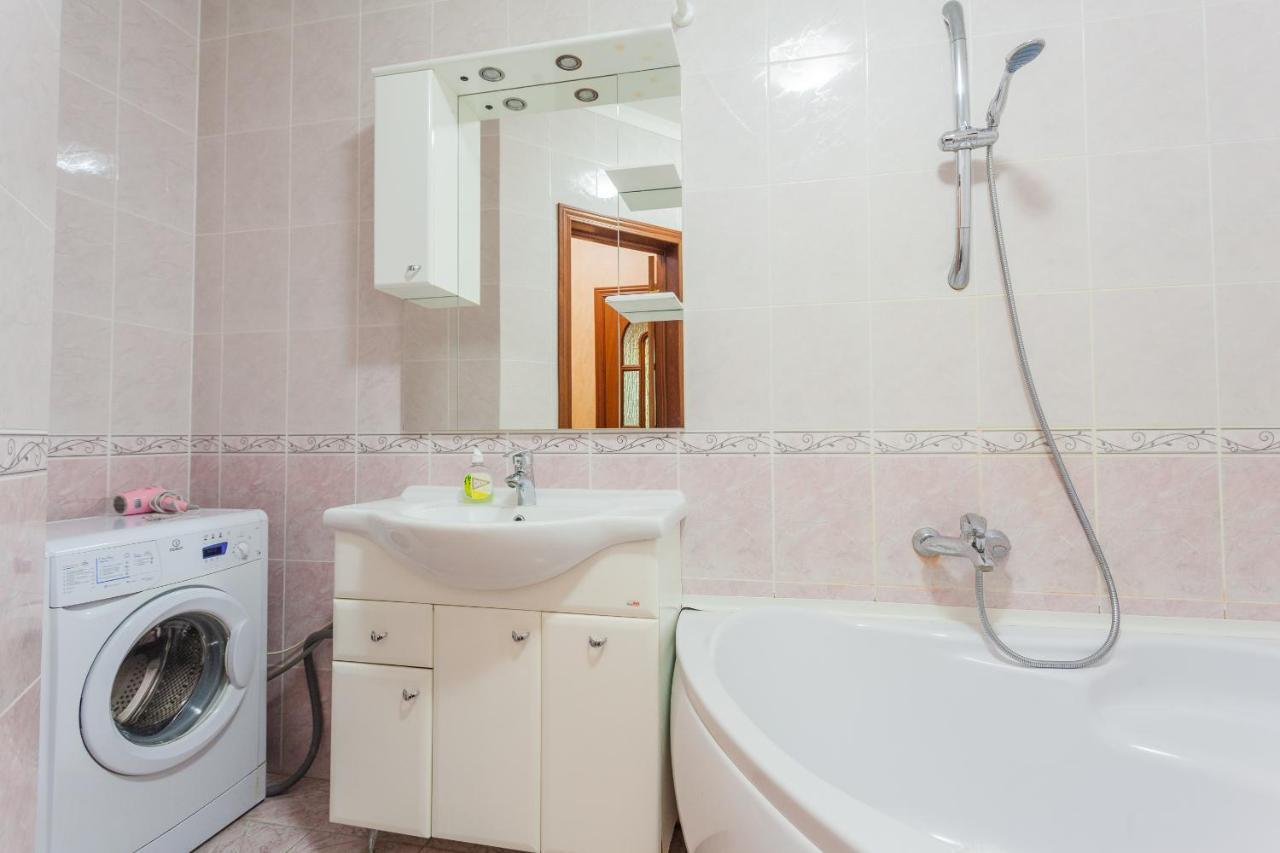 Apartment In Complex Korona On Knyazhyi Zaton 21 Kiev Buitenkant foto